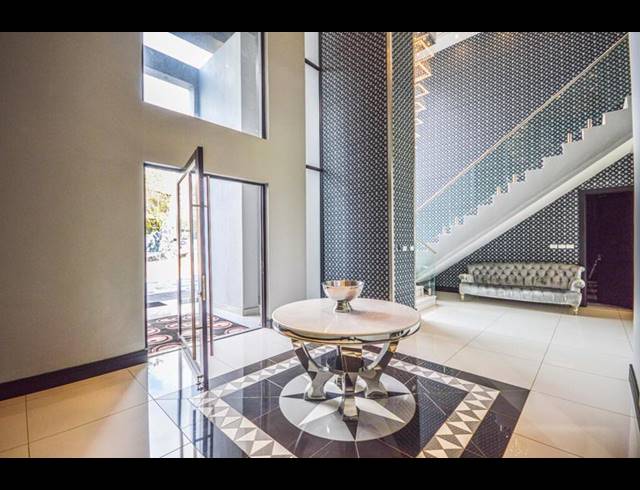 6 BEDROOM HOUSE FOR SALE IN COPPERLEAF ESTATE